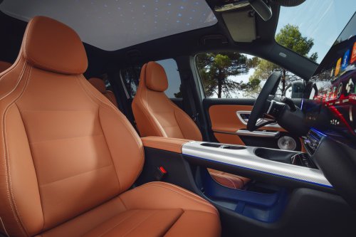 2026 Mercedes-Benz GLB – 7-seat EV SUV, up to 631 km, 320 kW DC charging, 400V optional, hybrid later