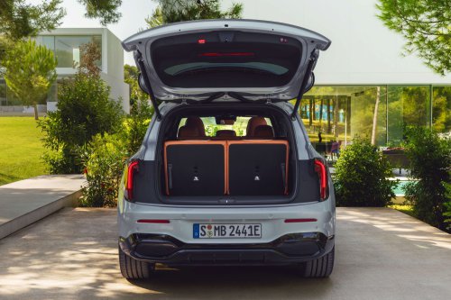 2026 Mercedes-Benz GLB – 7-seat EV SUV, up to 631 km, 320 kW DC charging, 400V optional, hybrid later