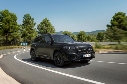 2026 Mercedes-Benz GLB – 7-seat EV SUV, up to 631 km, 320 kW DC charging, 400V optional, hybrid later