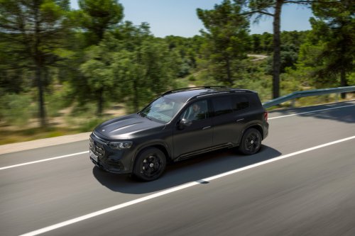 2026 Mercedes-Benz GLB – 7-seat EV SUV, up to 631 km, 320 kW DC charging, 400V optional, hybrid later