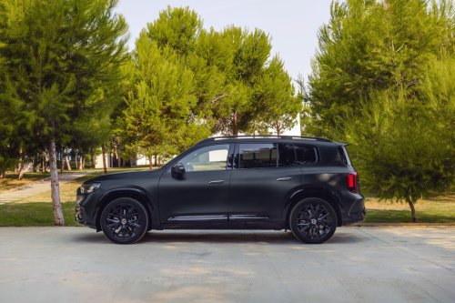 2026 Mercedes-Benz GLB – 7-seat EV SUV, up to 631 km, 320 kW DC charging, 400V optional, hybrid later