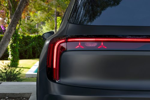 2026 Mercedes-Benz GLB – 7-seat EV SUV, up to 631 km, 320 kW DC charging, 400V optional, hybrid later