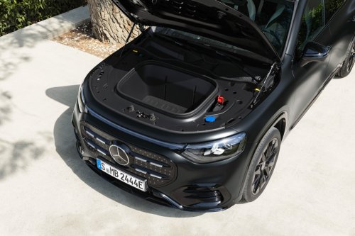 2026 Mercedes-Benz GLB – 7-seat EV SUV, up to 631 km, 320 kW DC charging, 400V optional, hybrid later