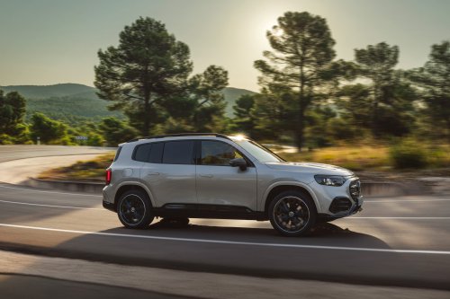 2026 Mercedes-Benz GLB – 7-seat EV SUV, up to 631 km, 320 kW DC charging, 400V optional, hybrid later