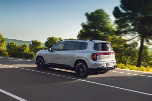 2026 Mercedes-Benz GLB – 7-seat EV SUV, up to 631 km, 320 kW DC charging, 400V optional, hybrid later