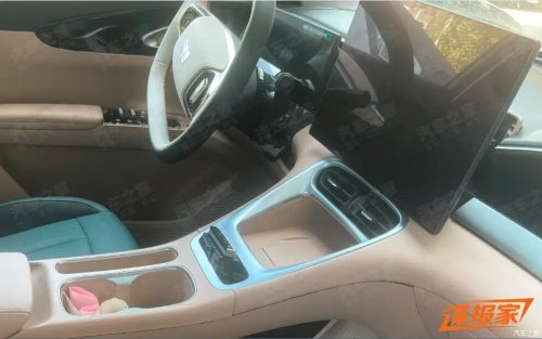 Geely, Proton, 2027 Geely Xingyuan/EX2 spied – new wheels, column shifter; more range for Proton eMas 5 twin?