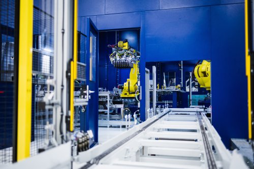 2027 BMW i7 facelift gets Rimac batteries for more range, faster charging – reveal in Beijing April 22