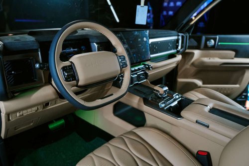 Chery KP31 – interior of diesel PHEV pick-up revealed