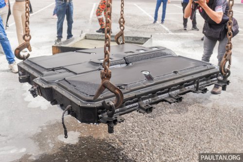 Chery Malaysia tests CSH PHEV battery by setting it on fire – over 1,000 ºC, no thermal runaway