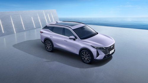 Chery Tiggo 7L in China – rebadged Omoda C7, sliding 15.6-inch touchscreen, 197 PS 1.6L turbo 4-cylinder