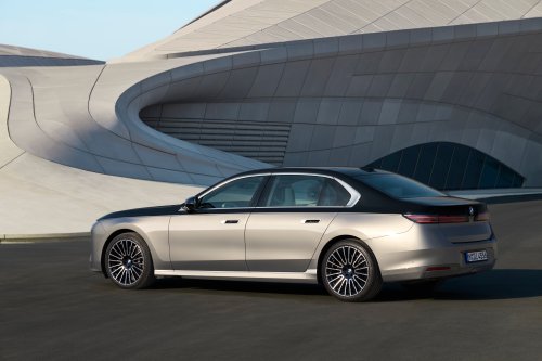 2026 BMW 7 Series facelift – G70 LCI gets Panoramic iDrive, i7 with up to 708 km WLTP range, 250 kW DCFC