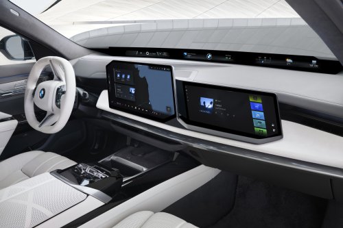 2026 BMW 7 Series facelift – G70 LCI gets Panoramic iDrive, i7 with up to 708 km WLTP range, 250 kW DCFC