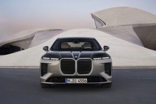 2026 BMW 7 Series facelift – G70 LCI gets Panoramic iDrive, i7 with up to 708 km WLTP range, 250 kW DCFC