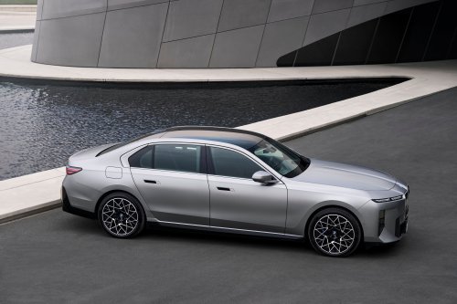 2026 BMW 7 Series facelift – G70 LCI gets Panoramic iDrive, i7 with up to 708 km WLTP range, 250 kW DCFC