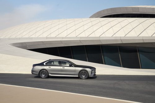 2026 BMW 7 Series facelift – G70 LCI gets Panoramic iDrive, i7 with up to 708 km WLTP range, 250 kW DCFC