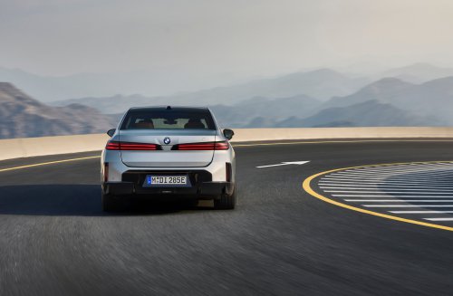 2026 BMW 7 Series facelift – G70 LCI gets Panoramic iDrive, i7 with up to 708 km WLTP range, 250 kW DCFC