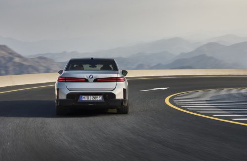 2026 BMW 7 Series facelift – G70 LCI gets Panoramic iDrive, i7 with up to 708 km WLTP range, 250 kW DCFC