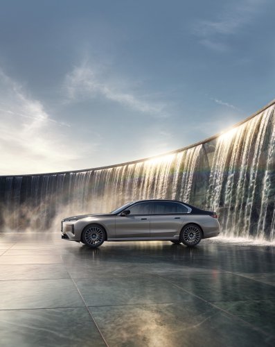 2026 BMW 7 Series facelift – G70 LCI gets Panoramic iDrive, i7 with up to 708 km WLTP range, 250 kW DCFC