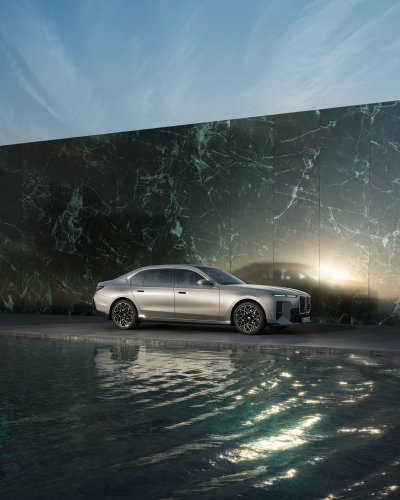 2026 BMW 7 Series facelift – G70 LCI gets Panoramic iDrive, i7 with up to 708 km WLTP range, 250 kW DCFC