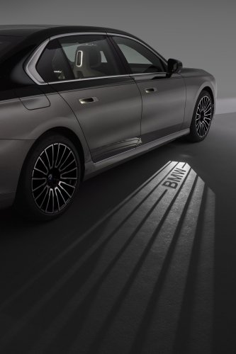 2026 BMW 7 Series facelift – G70 LCI gets Panoramic iDrive, i7 with up to 708 km WLTP range, 250 kW DCFC