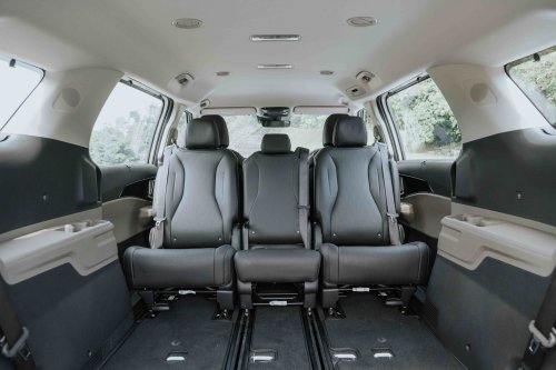 Kia Carnival 8-seater launched in Malaysia – 2-3-3 layout, ADAS, 12 Bose speakers, RM238,888 nett