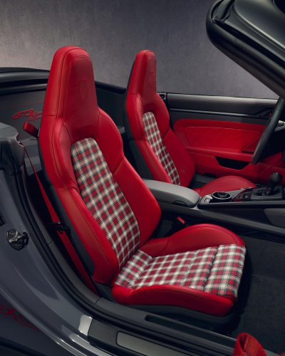 Porsche 911 GT3 S/C debuts – first-ever GT model with auto-folding roof; 510 PS NA, six-speed manual only