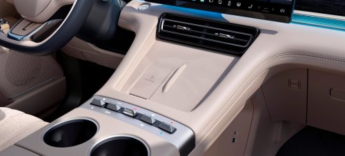 Soueast S08 DM in Beijing – 7-seater PHEV, up to 1,000 km range; Jetour sub-brand coming to Malaysia?