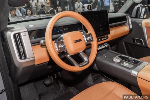 iCaur V27 shown in RHD – boxy REEV SUV with up to 455 PS, 210 km CLTC EV range coming to Malaysia