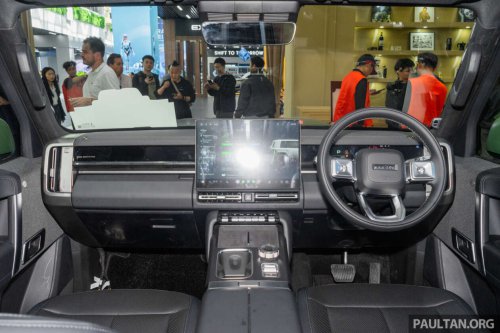 iCaur V27 shown in RHD – boxy REEV SUV with up to 455 PS, 210 km CLTC EV range coming to Malaysia