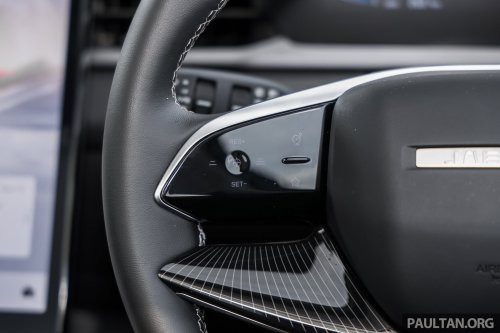 Jaecoo J5 in Malaysia – B-segment SUV with Level 2 ADAS, TÜV-certified pet-friendly upholstery; RM108k