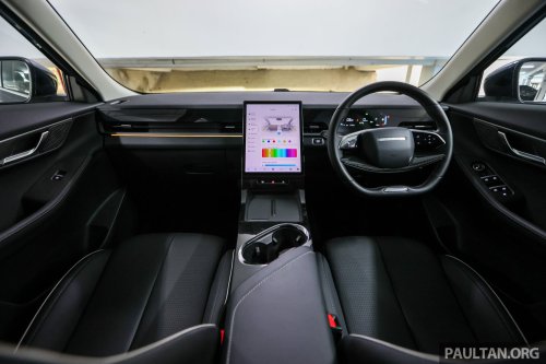 Jaecoo J5 in Malaysia – B-segment SUV with Level 2 ADAS, TÜV-certified pet-friendly upholstery; RM108k