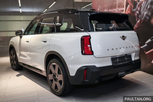 Stand out with the limited edition MINI Countryman S Shadowline and Stealth, exclusive to Auto Bavaria!