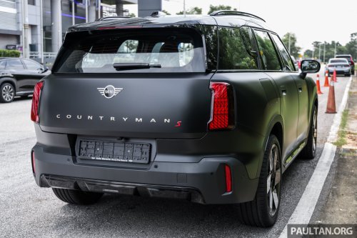 Stand out with the limited edition MINI Countryman S Shadowline and Stealth, exclusive to Auto Bavaria!