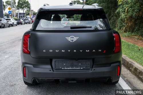 Stand out with the limited edition MINI Countryman S Shadowline and Stealth, exclusive to Auto Bavaria!