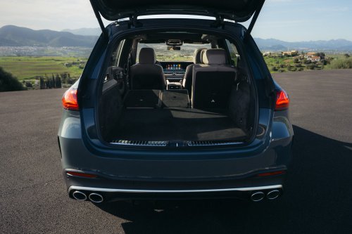 2026 Mercedes-Benz GLE, GLS facelifts – full-width Superscreen, 4.0L flat-plane V8; 585 PS AMG PHEV