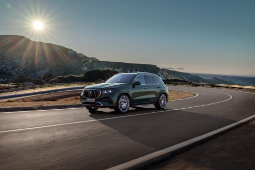 2026 Mercedes-Benz GLE, GLS facelifts – full-width Superscreen, 4.0L flat-plane V8; 585 PS AMG PHEV