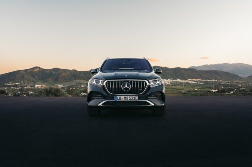 2026 Mercedes-Benz GLE, GLS facelifts – full-width Superscreen, 4.0L flat-plane V8; 585 PS AMG PHEV