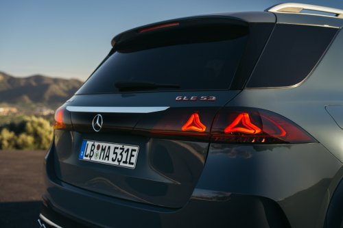 2026 Mercedes-Benz GLE, GLS facelifts – full-width Superscreen, 4.0L flat-plane V8; 585 PS AMG PHEV