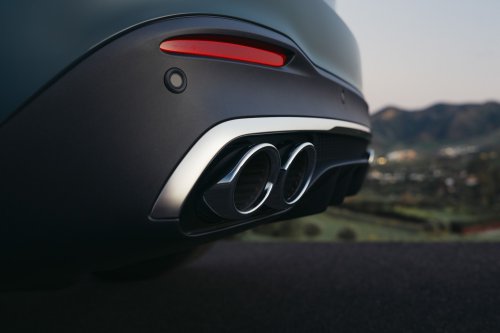 2026 Mercedes-Benz GLE, GLS facelifts – full-width Superscreen, 4.0L flat-plane V8; 585 PS AMG PHEV