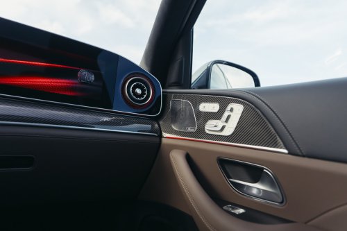 2026 Mercedes-Benz GLE, GLS facelifts – full-width Superscreen, 4.0L flat-plane V8; 585 PS AMG PHEV