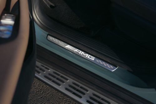 2026 Mercedes-Benz GLE, GLS facelifts – full-width Superscreen, 4.0L flat-plane V8; 585 PS AMG PHEV