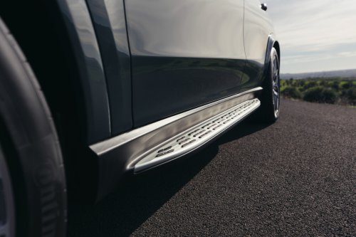 2026 Mercedes-Benz GLE, GLS facelifts – full-width Superscreen, 4.0L flat-plane V8; 585 PS AMG PHEV