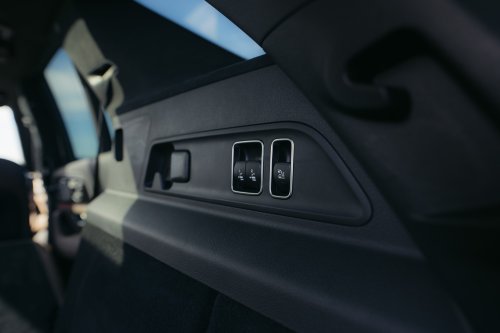 2026 Mercedes-Benz GLE, GLS facelifts – full-width Superscreen, 4.0L flat-plane V8; 585 PS AMG PHEV