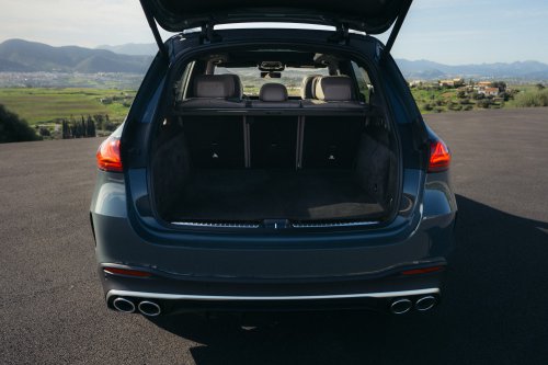 2026 Mercedes-Benz GLE, GLS facelifts – full-width Superscreen, 4.0L flat-plane V8; 585 PS AMG PHEV