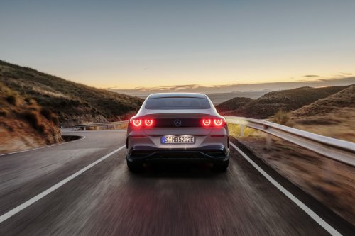 2026 Mercedes-Benz C-Class EV debuts – W520-gen with 800V tech, 330 kW DC, up to 800 km range WLTP