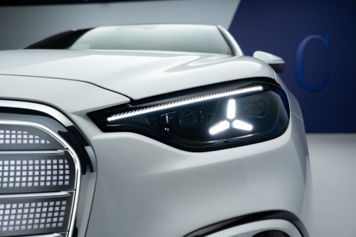 2026 Mercedes-Benz C-Class EV debuts – W520-gen with 800V tech, 330 kW DC, up to 800 km range WLTP