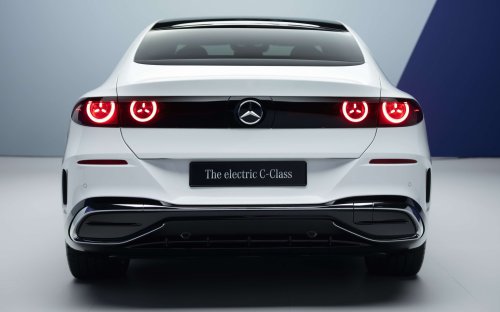 2026 Mercedes-Benz C-Class EV debuts – W520-gen with 800V tech, 330 kW DC, up to 800 km range WLTP