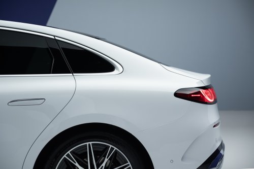 2026 Mercedes-Benz C-Class EV debuts – W520-gen with 800V tech, 330 kW DC, up to 800 km range WLTP