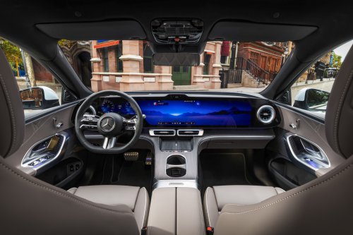2026 Mercedes-Benz C-Class EV debuts – W520-gen with 800V tech, 330 kW DC, up to 800 km range WLTP