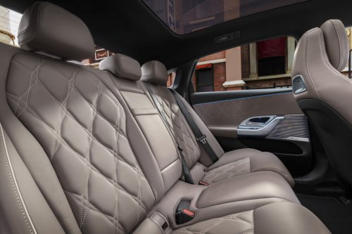 2026 Mercedes-Benz C-Class EV debuts – W520-gen with 800V tech, 330 kW DC, up to 800 km range WLTP